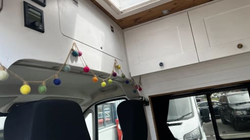 Camper – 4 Berth Peugeot Camper Van Motorhome Based In East Sussex