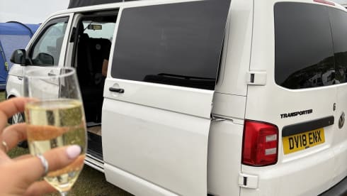 Explore One – ExploreCampers - 4 Berth VW T6 Campervan – Off-Grid Ready with Projector