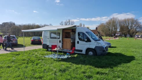 Max – 2/3 berth Fiat Ducato 2010 self contained with H&C water, shower and WC