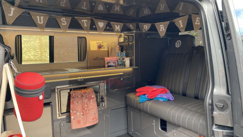 Harley – When Dog Friendly Means Dog Friendly - Luxury VW T6.1 Campervan