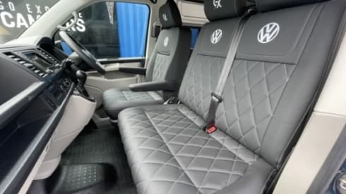 Bluey the Transporter Heeler – VW T6 Petrol Blue, 4-Berth