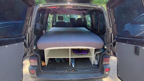 Vant – Cozy T4 with Primetech roof tent (optional)