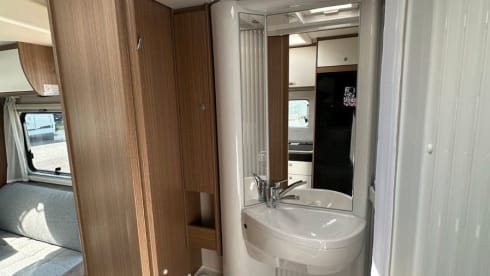 Tilly – Brand new 4-person camper from 2024