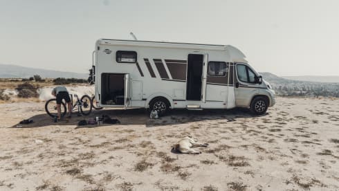Benny jr.  – Brand new (2025) 4-person semi-integrated camper 