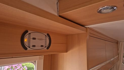 Huisje op wielen om mee op avontuur te gaan! – Schönes Familienwohnmobil