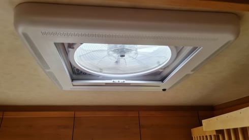 Buurtje – 5p Dethleffs integrated from 1997