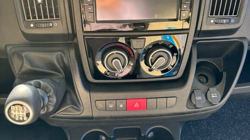 Ons huisje op wielen 🚐 – 5p Rimor alcove from 2018