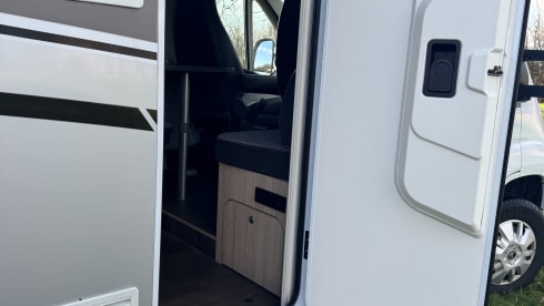5p Citroën semi-integrated from 2019