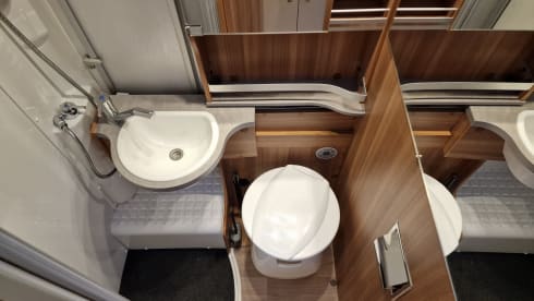 Pepper – 2p Weinsberg semi-integrated from 2018