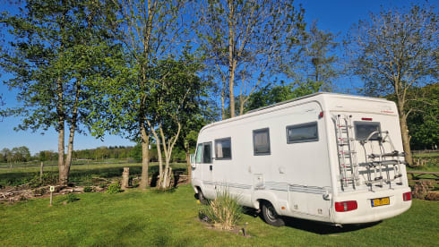 Spacious 4-person Rapido camper