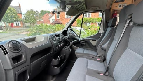 Izzy – 2 berth Renault bus from 2012