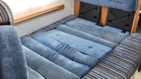 Ford Benimar  – Comfortabele familiecamper met 6 slaapplaatsen compleet ingericht