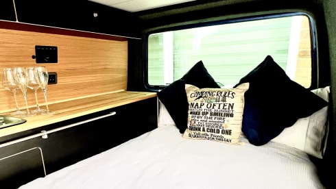 Bluey – 4 berth Volkswagen campervan from 2020