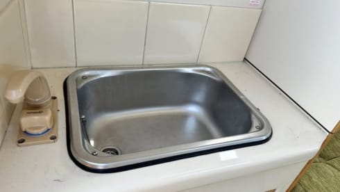 Roma – 2 berth Citroën campervan from 1999