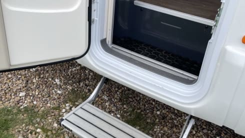Fantastic 6 Berth Swift Edge 486 Motorhome