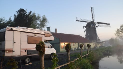 Maeve – Camper with wood stove