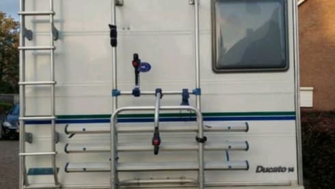 BlueRide – Complete Fiat Ducato family camper bunk stove / hot water water