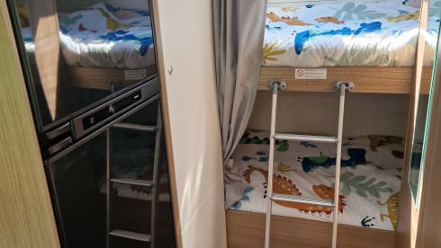 Nieuwe 5p Carado familiecamper 