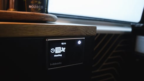 Sully – 2/3 Berth Boutique Off Grid Adventure Van near the Peak District.