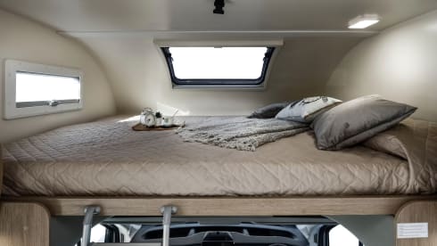 Glen – New 2026 Roller Team 6 berth off-grid Motorhome