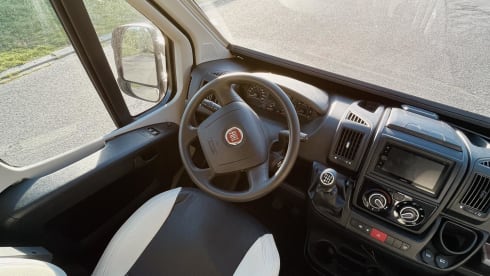 Roller Team Livingstone Duo – New spacious 2p camper  