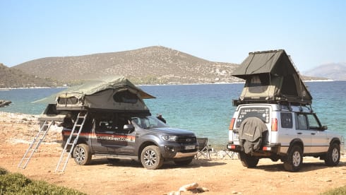 FORD RANGER 2 ROOFTOP TENT – Ford Ranger Wildtrack Auto (2 roof-top tents, ideal for up to 5 people)