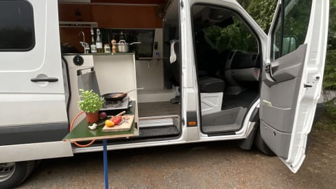 2p Mercedes-Benz bus from 2012