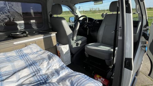 Blastoise – Volkswagen T5 camper van