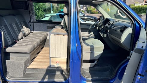 3-seater Volkswagen bus from 2003