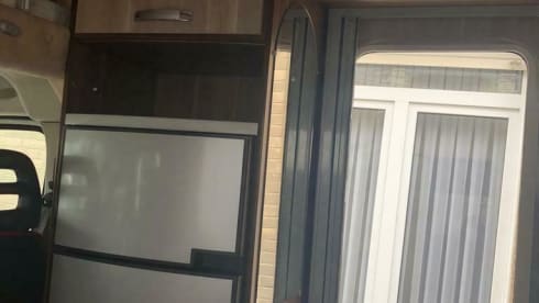Louis, Camper to Go – Luxurious, spacious and comfortable Mc Louis Glamys 14, air conditioners, bunk beds