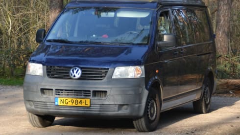 Bussie – 4p Volkswagen campervan uit 2005