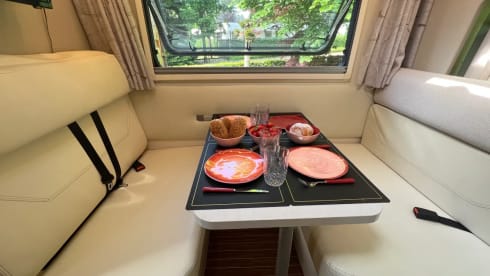 Grote Camper 7 personen alkoof