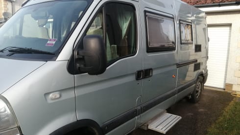 Highland Hamish – 2 berth Renault LWB High roof van 