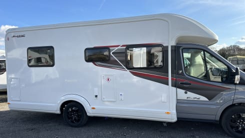 2026 Reg Island Bed 4 berth Autotrail F74 