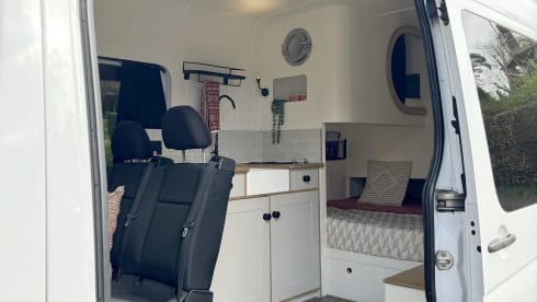 Erl – 4 berth Mercedes-Benz bus from 2013