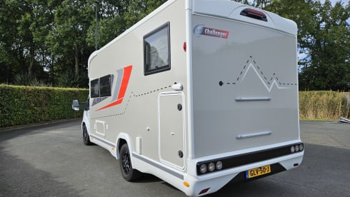 GLV50J – Luxury Modern 4-person Challenger 337GA Graphite ultimate