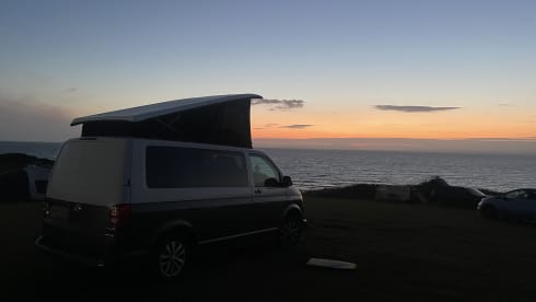Frankie’s camper  – 4 berth Volkswagen campervan from 2017