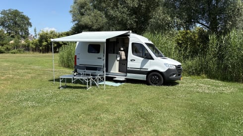 Mevrouw de Wit – 3p Hymer bus from 2021
