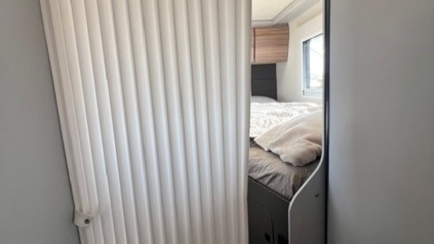 RV Camper – Nieuwe, luxueus ingerichte 4-persoonscamper