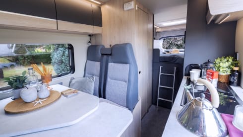 68 – Campervan Autotrail Expedition 68 a 4 posti letto, disponibile dal 2026.