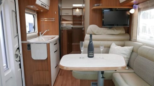 2p Mercedes-Benz semi-integrated uit 2016