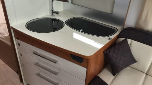 Fleurette Magisten 73LJF with bathroom in the back