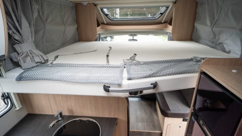 half integraal camper – 4p Sunlight semi-integrated from 2018