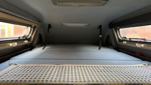 TOM – 5 berth VW T25 Autosleeper Topaz w/ KITCHEN, BATHROOM