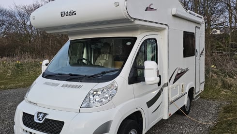 ELMA – 4 berth Motorhome close to Manchester Airport 