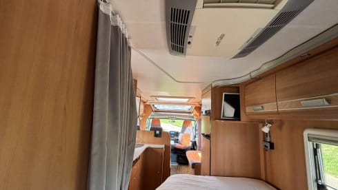 Mooie Dethleffs camper voor 2 personen