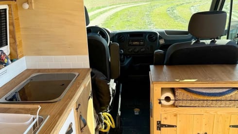 Martin – Abenteuer mit Martin – deinem gemütlichen Camper für zwei!