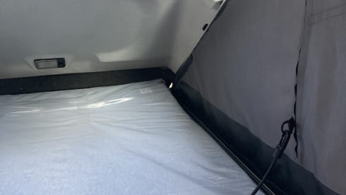 2p Land Rover Defender camper with lifting roof