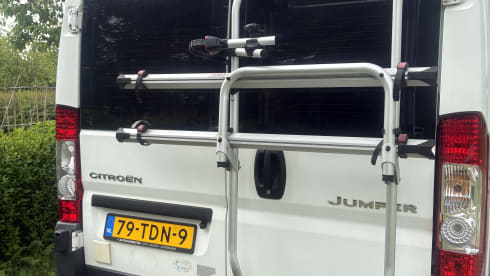 Aufgemotzter, cooler Citroën Jumper Van von 2007 für 2 Personen