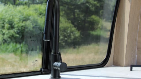 Bounty – Luxury design off grid Mercedes-Benz bus camper